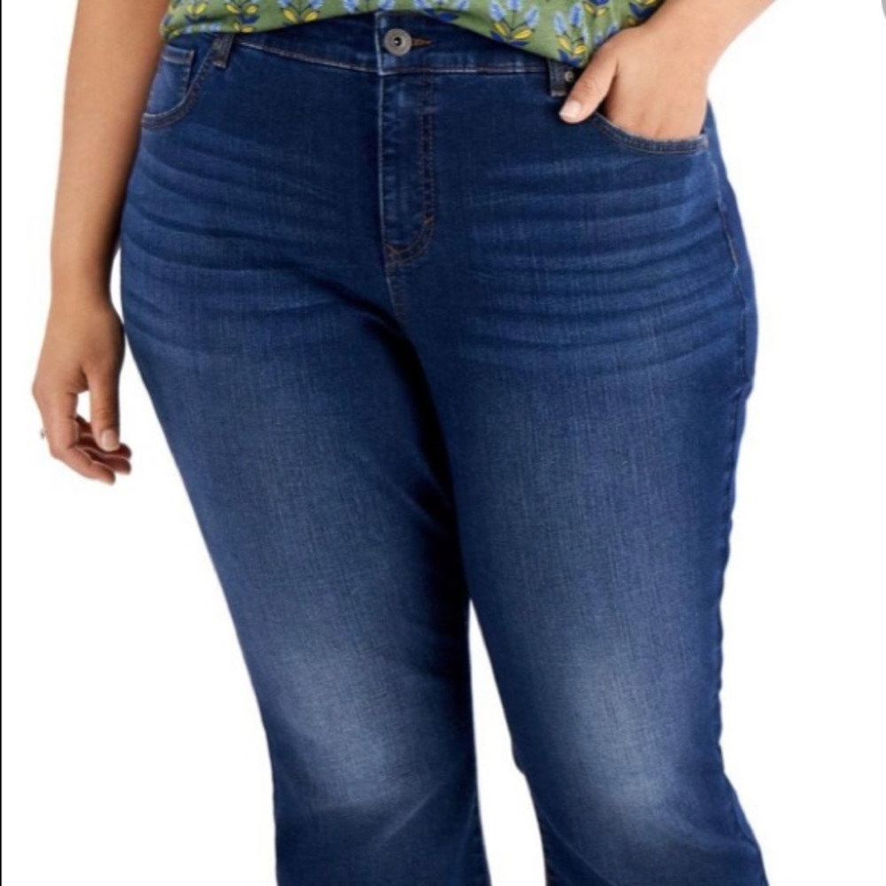 Plus Size Crop Jeans